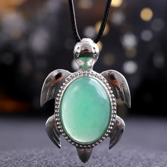 Green Aventurine Natural Gemstone Turtle Pendant Necklace Healing Gemstone - Picture 2 of 2